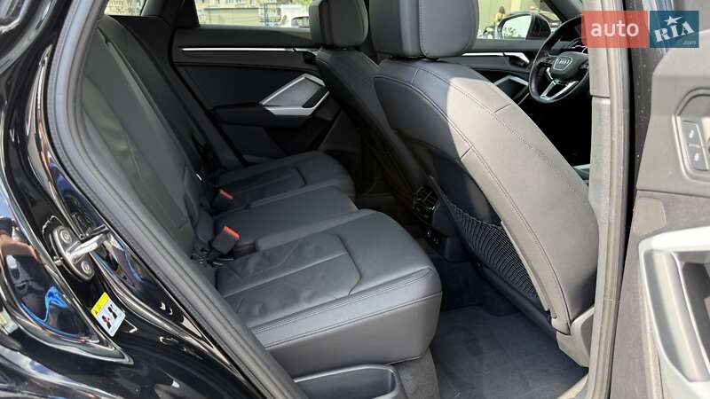 Позашляховик / Кросовер Audi Q3 2021 в Києві