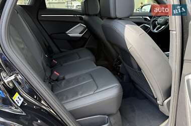 Внедорожник / Кроссовер Audi Q3 2021 в 
