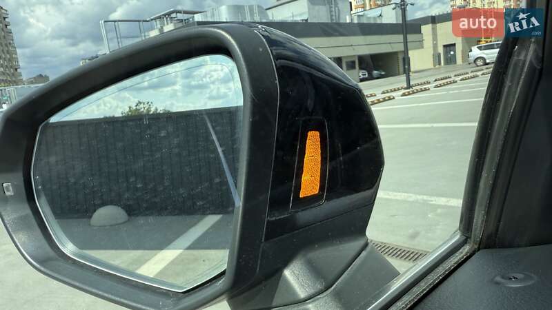 Позашляховик / Кросовер Audi Q3 2021 в Києві