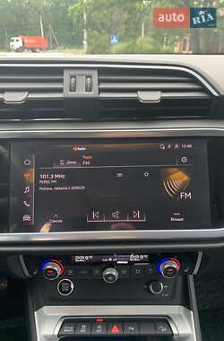 Внедорожник / Кроссовер Audi Q3 2022 в 