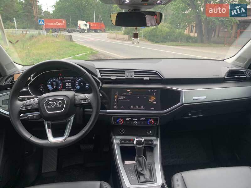 Позашляховик / Кросовер Audi Q3 2022 в Полтаві