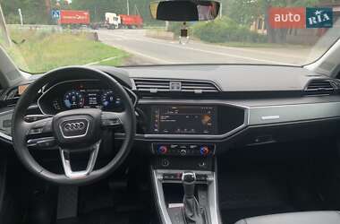 Внедорожник / Кроссовер Audi Q3 2022 в 
