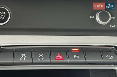 Позашляховик / Кросовер Audi Q3 2021 в 