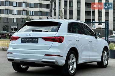 Позашляховик / Кросовер Audi Q3 2020 в 