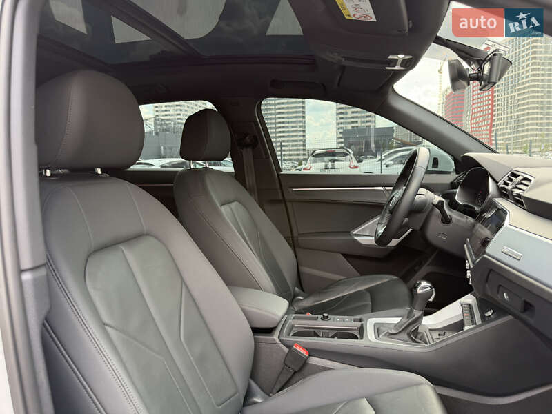 Позашляховик / Кросовер Audi Q3 2020 в Києві