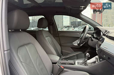 Позашляховик / Кросовер Audi Q3 2020 в 