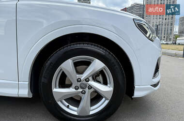 Позашляховик / Кросовер Audi Q3 2020 в 