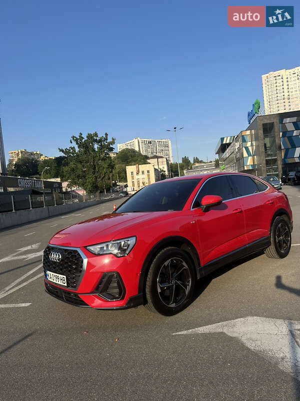 Позашляховик / Кросовер Audi Q3 2021 в Києві