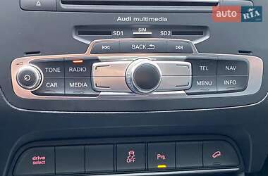 Внедорожник / Кроссовер Audi Q3 2015 в 