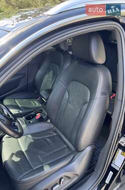 Внедорожник / Кроссовер Audi Q3 2015 в 