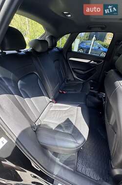 Внедорожник / Кроссовер Audi Q3 2015 в 