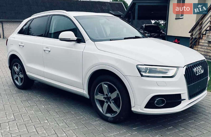 Внедорожник / Кроссовер Audi Q3 2015 в 