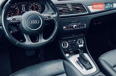 Внедорожник / Кроссовер Audi Q3 2015 в 