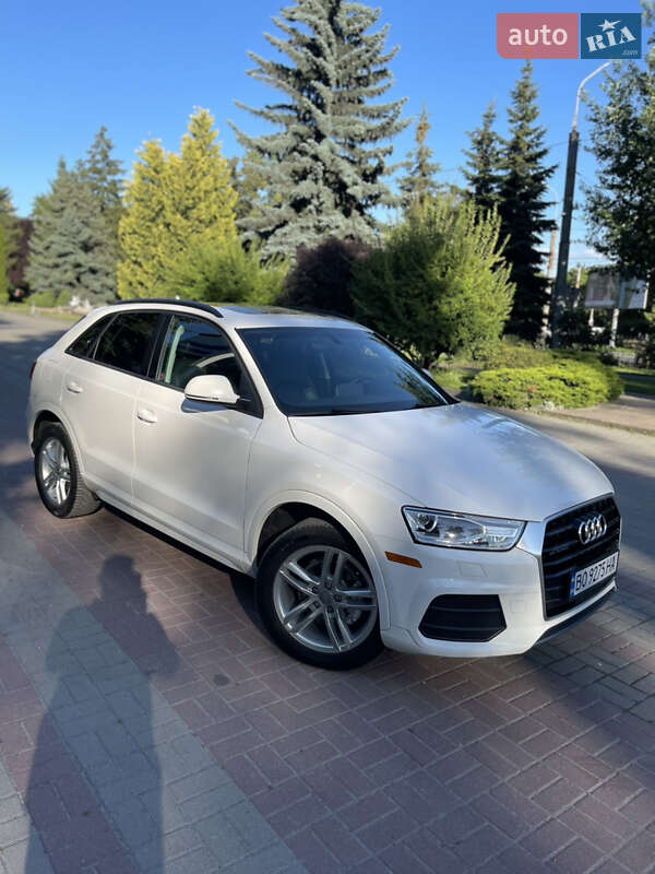 Позашляховик / Кросовер Audi Q3 2016 в Тернополі