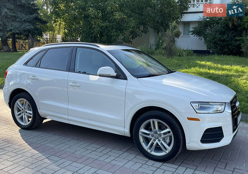 Позашляховик / Кросовер Audi Q3 2016 в Тернополі