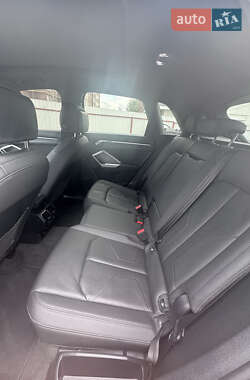 Внедорожник / Кроссовер Audi Q3 2020 в 