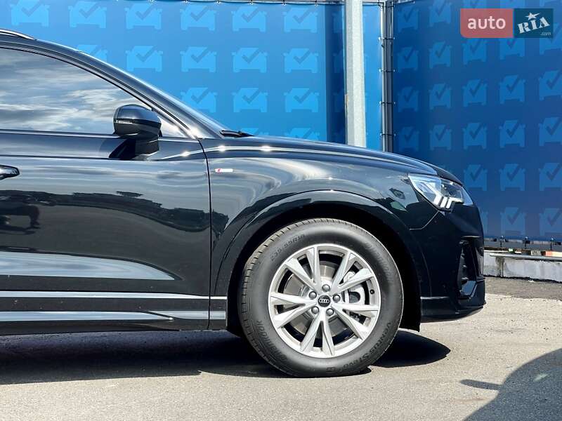 Внедорожник / Кроссовер Audi Q3 2024 в Киеве