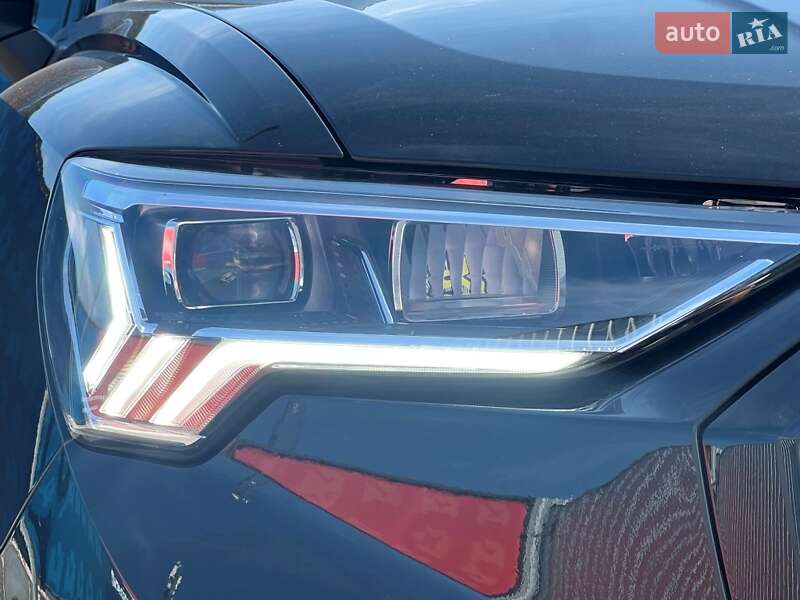 Внедорожник / Кроссовер Audi Q3 2024 в Киеве