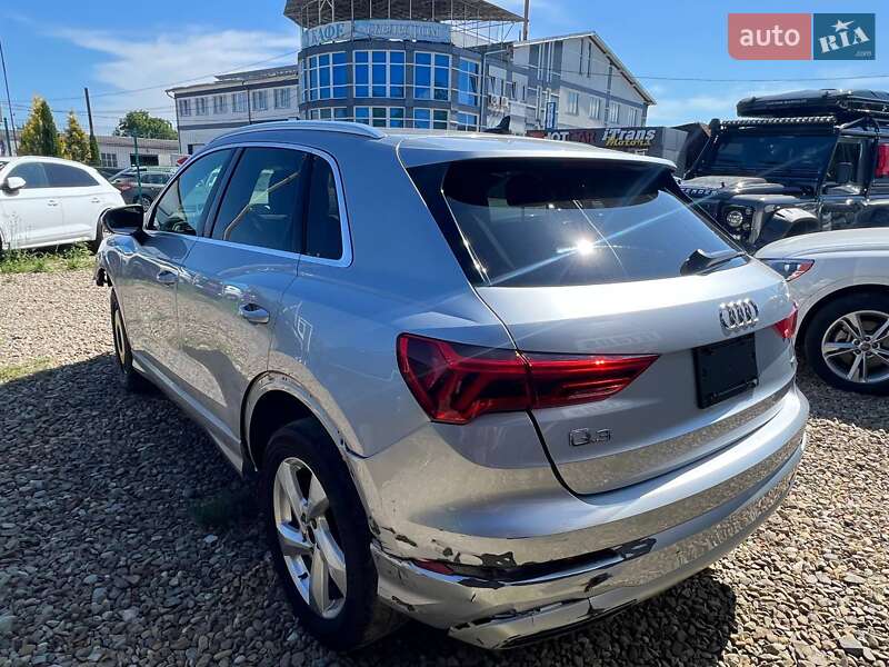 Позашляховик / Кросовер Audi Q3 2019 в Стрию