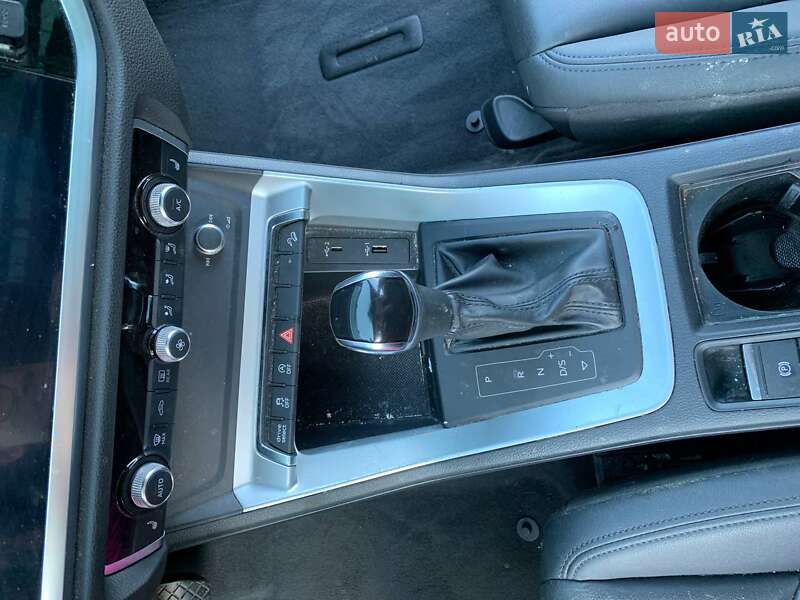 Позашляховик / Кросовер Audi Q3 2019 в Стрию
