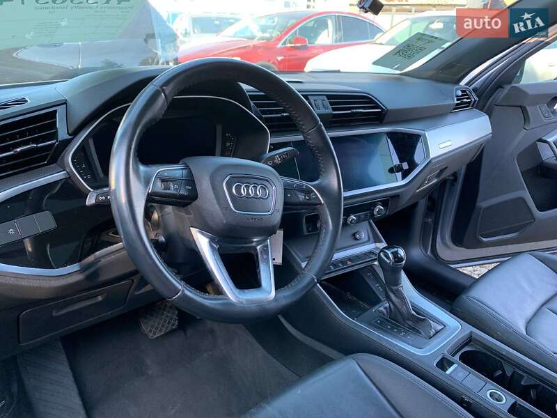 Позашляховик / Кросовер Audi Q3 2019 в Стрию