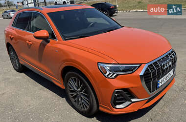 Внедорожник / Кроссовер Audi Q3 2019 в 