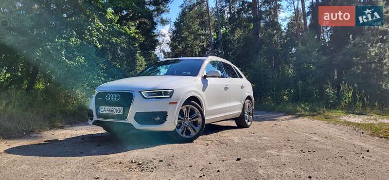 Внедорожник / Кроссовер Audi Q3 2015 в 