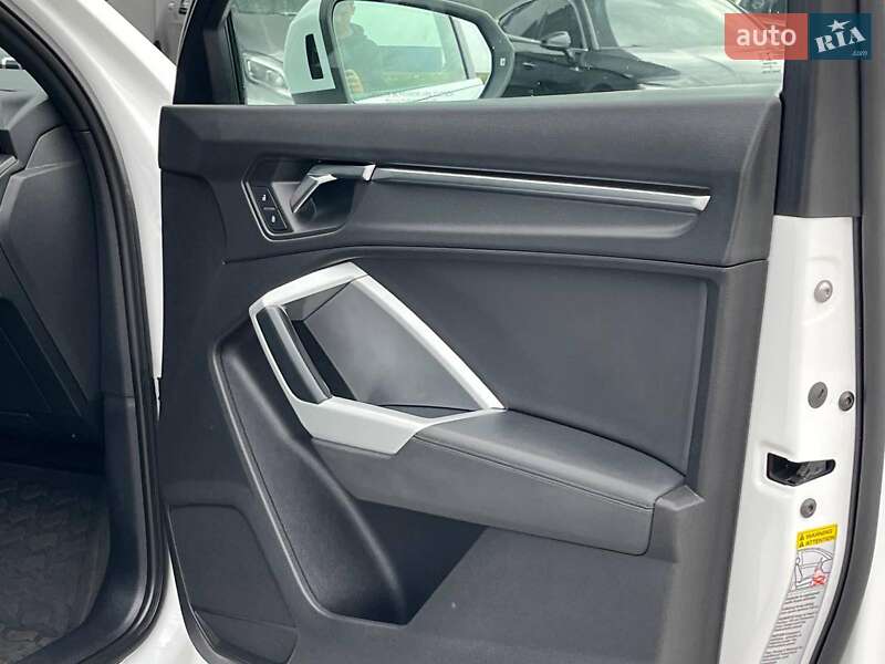 Позашляховик / Кросовер Audi Q3 2020 в Львові