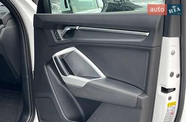 Внедорожник / Кроссовер Audi Q3 2020 в 