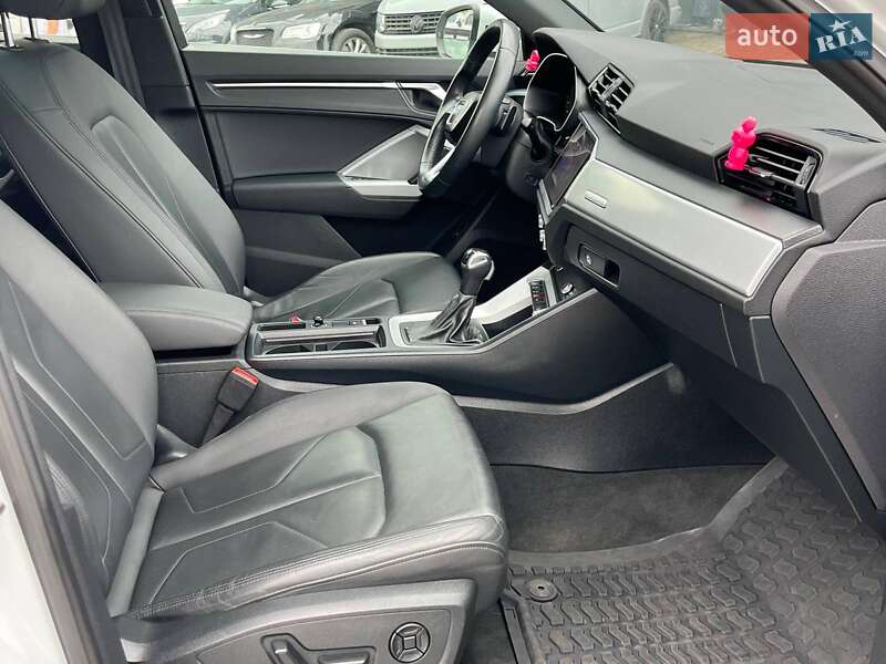 Позашляховик / Кросовер Audi Q3 2020 в Львові