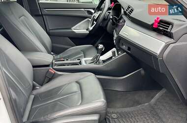 Внедорожник / Кроссовер Audi Q3 2020 в 