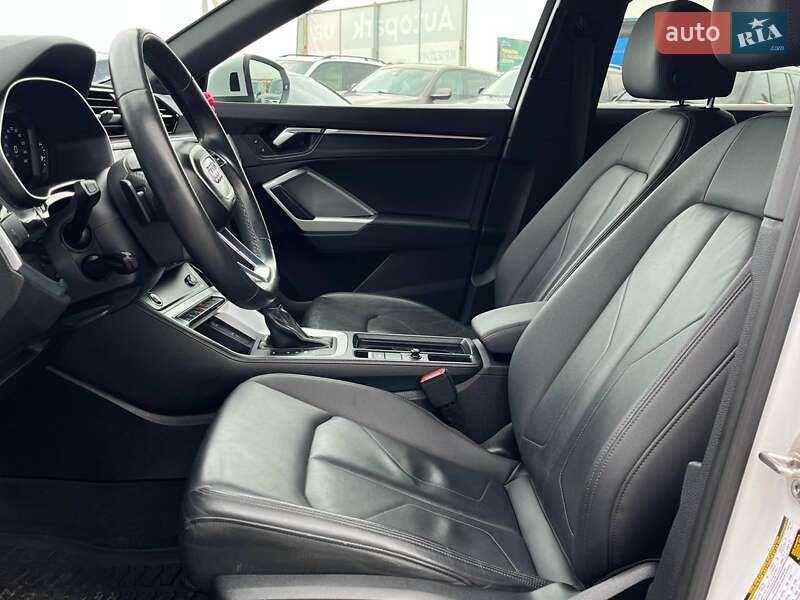 Позашляховик / Кросовер Audi Q3 2020 в Львові