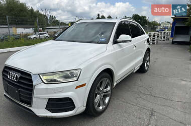 Внедорожник / Кроссовер Audi Q3 2015 в 
