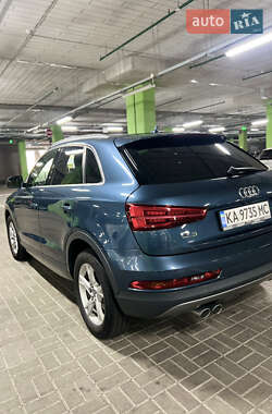 Позашляховик / Кросовер Audi Q3 2015 в 