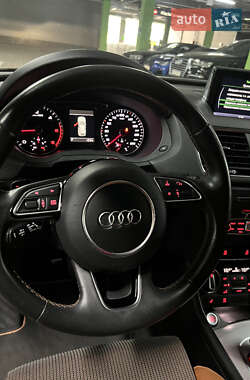 Позашляховик / Кросовер Audi Q3 2015 в 