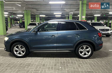 Позашляховик / Кросовер Audi Q3 2015 в 