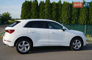 Внедорожник / Кроссовер Audi Q3 2019 в 