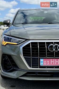Внедорожник / Кроссовер Audi Q3 2019 в Киеве