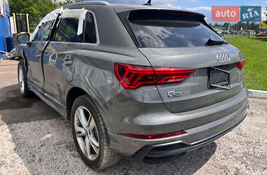 Внедорожник / Кроссовер Audi Q3 2021 в 