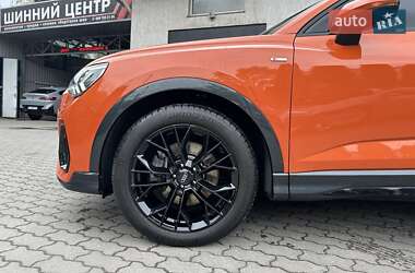Позашляховик / Кросовер Audi Q3 2020 в 