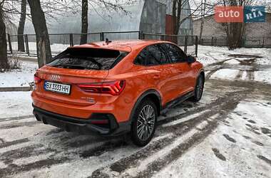 Позашляховик / Кросовер Audi Q3 2020 в 