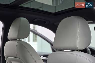 Внедорожник / Кроссовер Audi Q3 2015 в 
