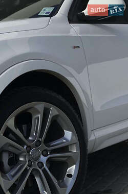 Внедорожник / Кроссовер Audi Q3 2017 в 