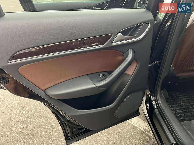 Внедорожник / Кроссовер Audi Q3 2016 в Киеве