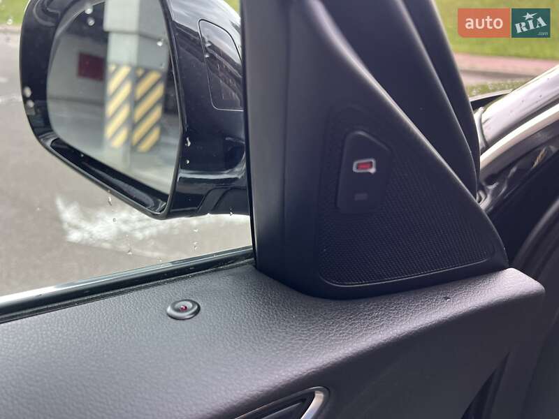 Внедорожник / Кроссовер Audi Q3 2016 в Киеве