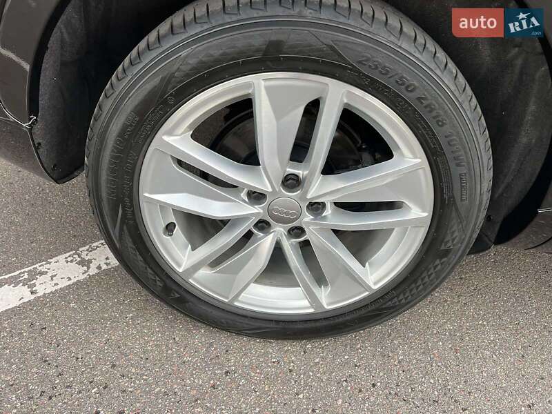 Внедорожник / Кроссовер Audi Q3 2016 в Киеве