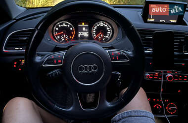 Внедорожник / Кроссовер Audi Q3 2015 в 