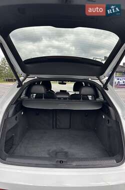 Внедорожник / Кроссовер Audi Q3 2016 в 