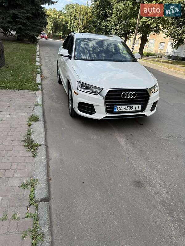 Внедорожник / Кроссовер Audi Q3 2017 в Лубнах