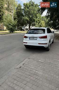 Внедорожник / Кроссовер Audi Q3 2017 в 